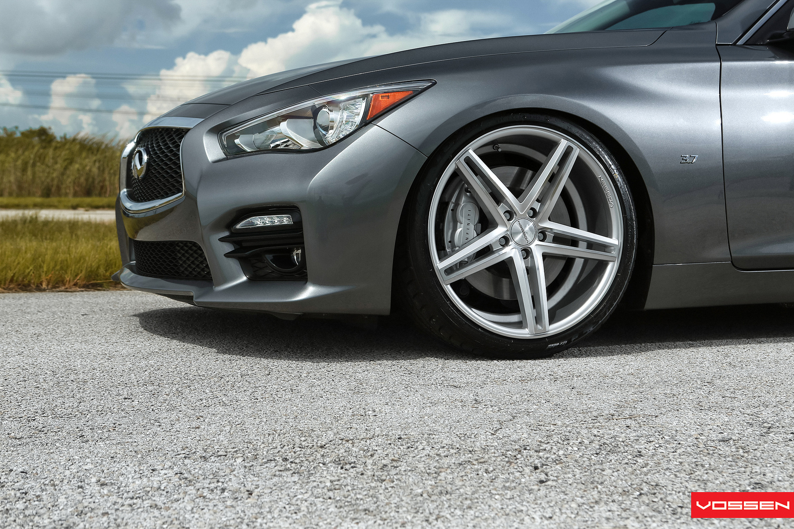 worlds-first-modified-2014-infiniti-q50-s-gets-vossen-concave-wheels-video-photo-gallery_9.jpg