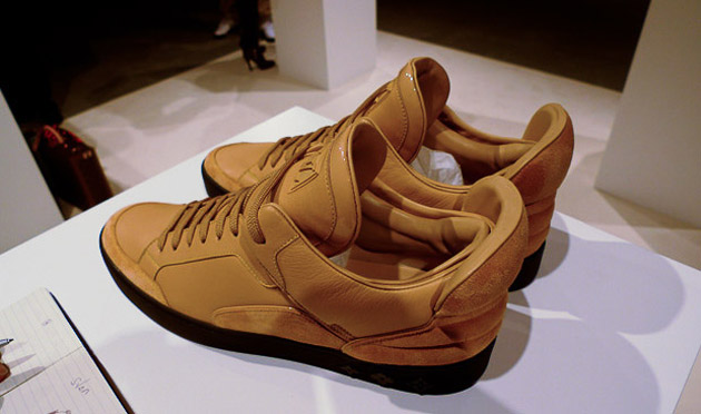 kanye-west-louis-vuitton-sneakers-01.jpg