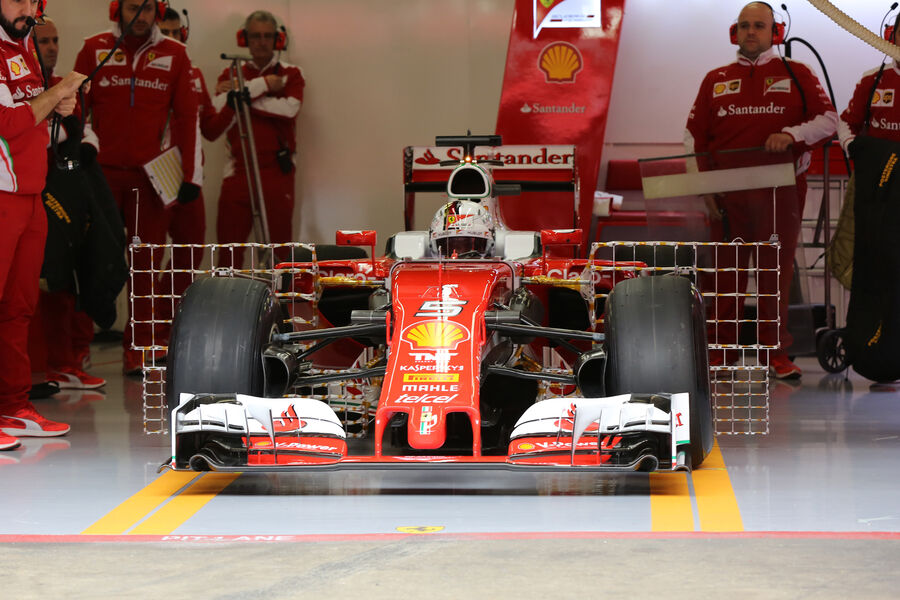 Sebastian-Vettel-Ferrari-Formel-1-Test-Barcelona-22-Februar-2016-fotoshowBigImage-ff6fac44-928518.jpg
