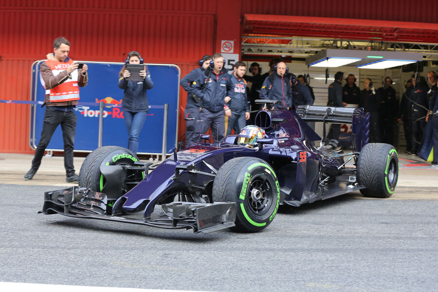 Carlos-Sainz-Toro-Rosso-Formel-1-Test-Barcelona-22-Februar-2016-fotoshowBigImage-a3a4288d-928488.jpg