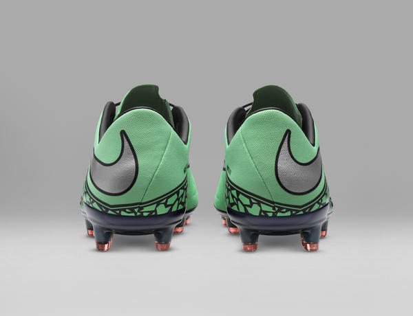 SP16_FB_LIQUID_SHIFT_HYPERVENOM_PHINISH_FG_749901_308_F_native_600.jpg