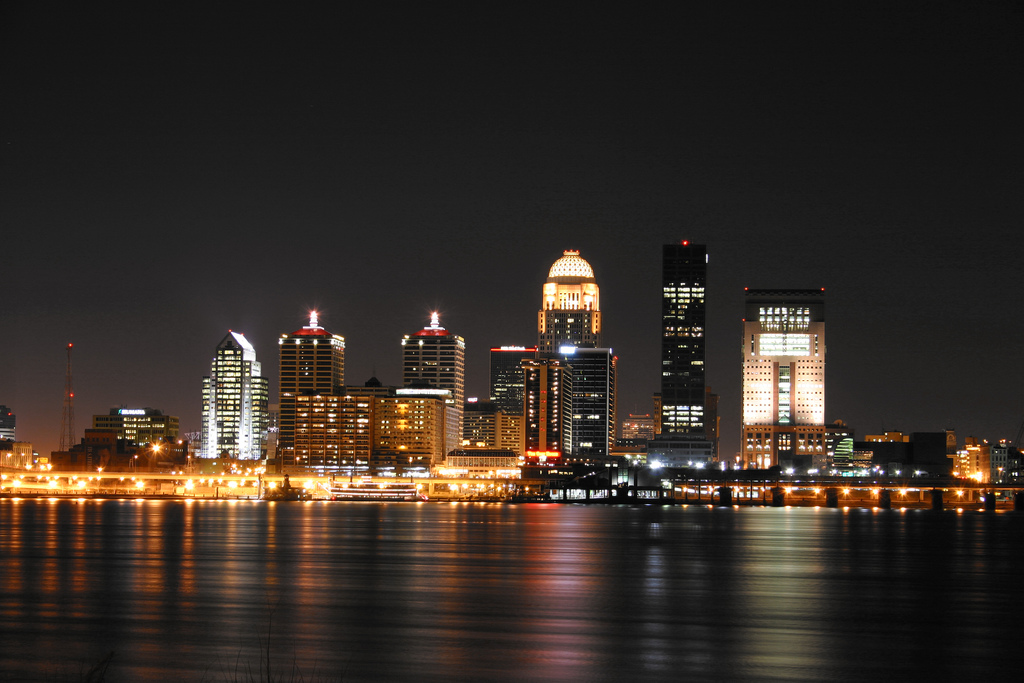 Louisville_skyline_night.jpg