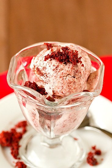 red-velvet-ice-cream-3-550.jpg