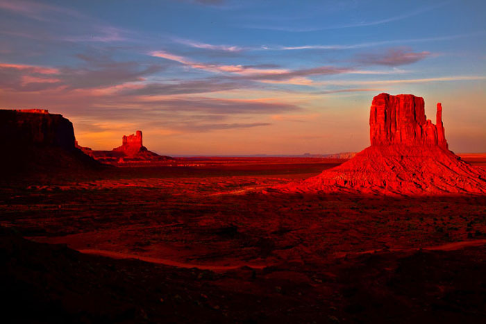 monument-valley_arizona_at_sunset700x467.jpg