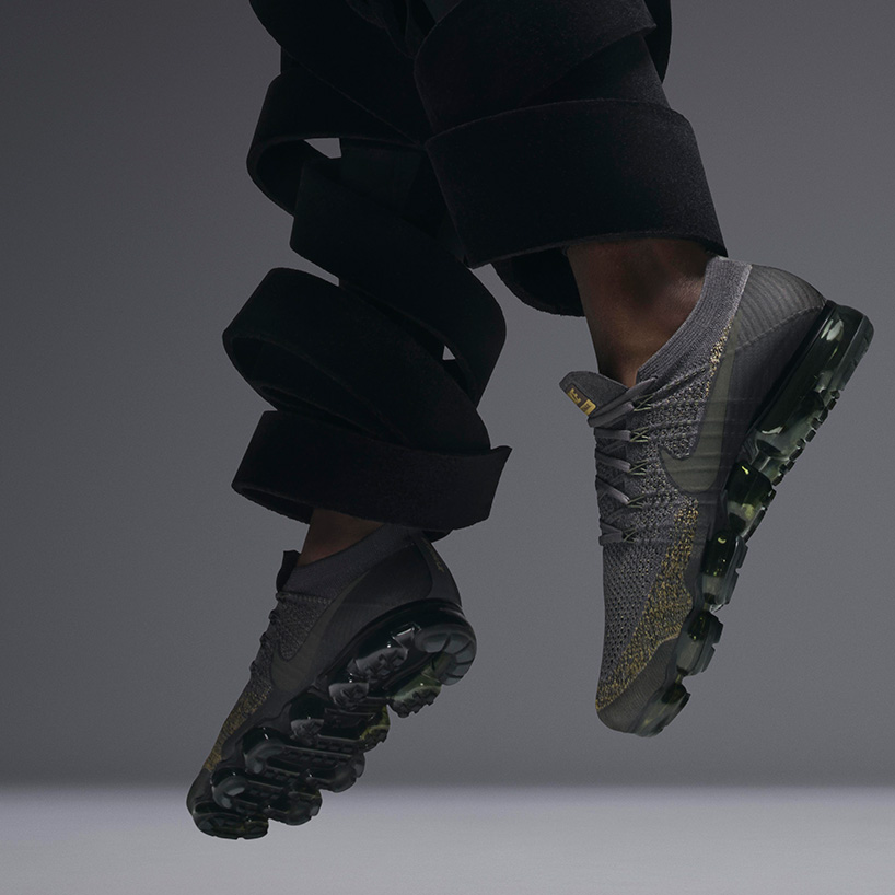 nikelab-experiments-in-style-costumes-interpret-air-vapormax-designboom-013.jpg