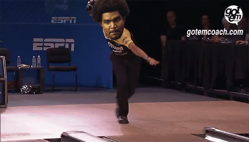 42-andrew-bynum-bowling-injury-best-sports-gifs-of-2012.gif