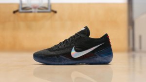 180321_FOOTWEAR_KOBE_0015_Profile_hd_1600 (1).jpg