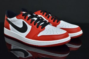 air-jordan-1-low-chicago-03.jpg