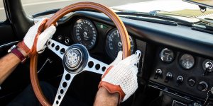 1473260457-leather-driving-gloves.jpg
