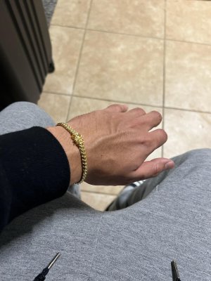 691109060.jpg