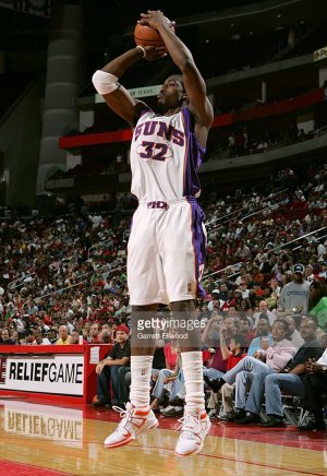 amare-stoudemire-nike-air-force-operate-3.jpg