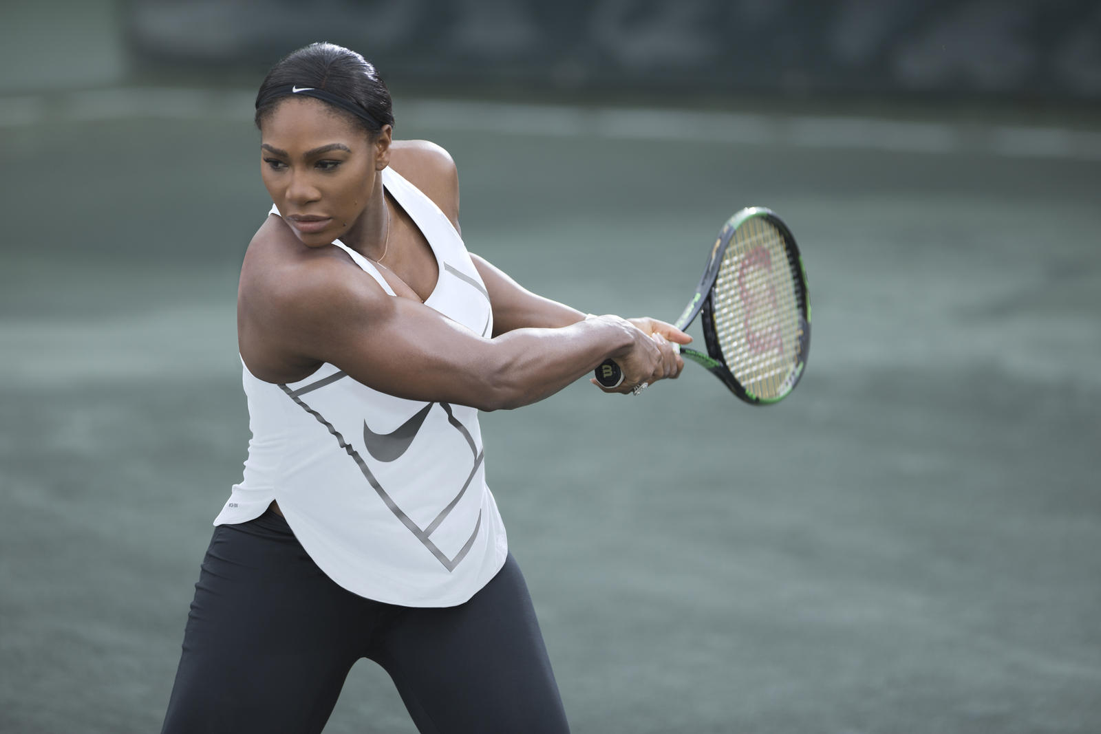 Serena_Williams_NikeCourt_1_native_1600.jpg