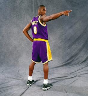 Kobe+Pointing.jpg