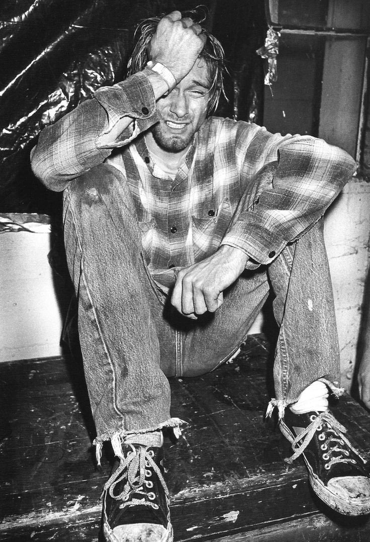 Does anyone know the story behind this photo? I haven't seen any other  pictures of Kurt crying. : r/Nirvana