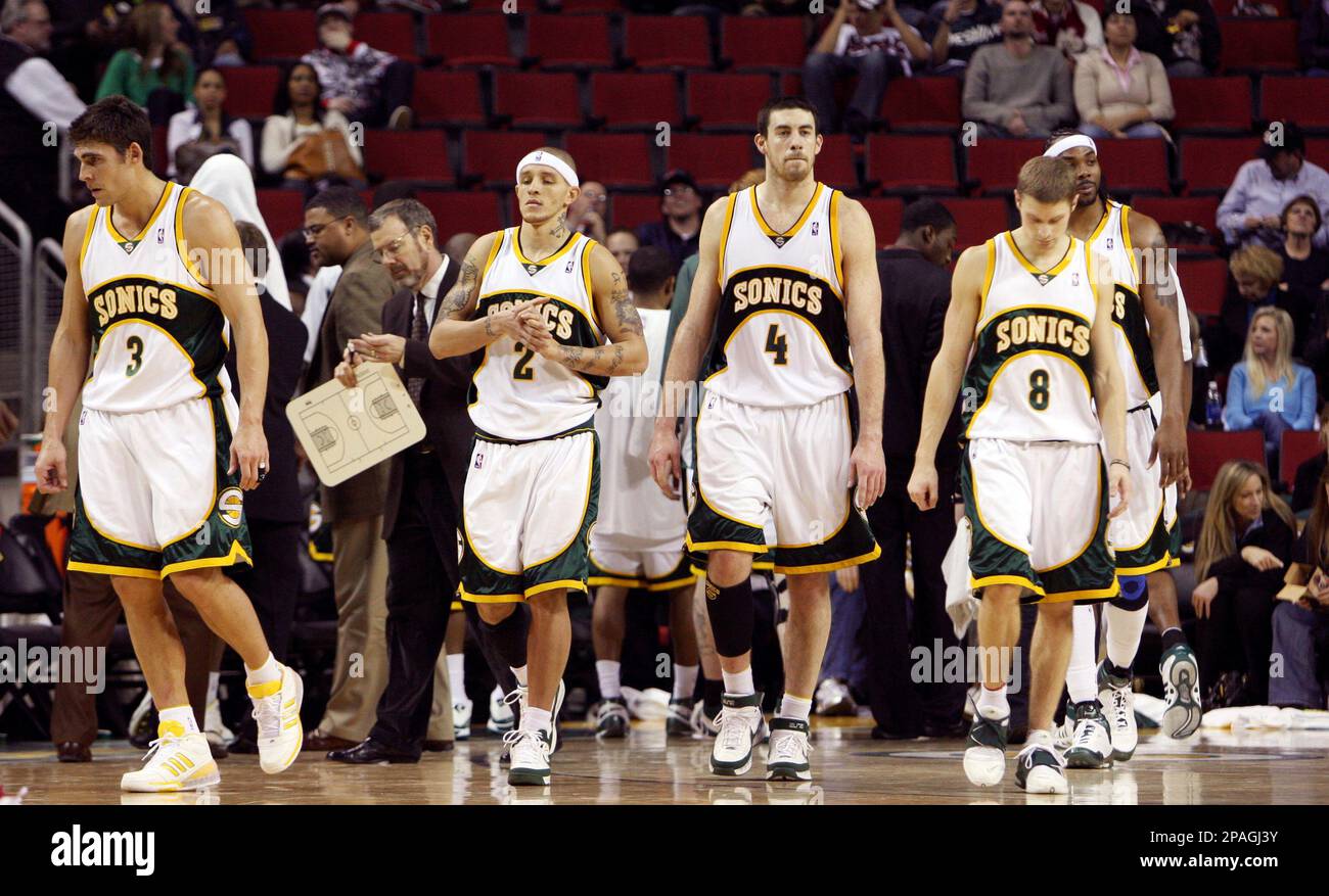 seattle-supersonics-wally-szczerbiak-left-delonte-west-second-from-right-nick-collison-center-luke-ridnour-second-from-right-and-chris-wilcox-right-take-the-court-after-a-timeout-as-they-broke-their-3-game-winning-streak-losing-to-the-chicago-bulls-108-118-monday-feb-4-2008-in-seattle-ap-photokevin-p-casey-2PAGJ3Y.jpg