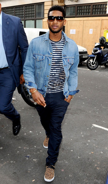 Usher-wearing-YSl-Mojave-leopard-print-chukka-boot-sneakers.jpg
