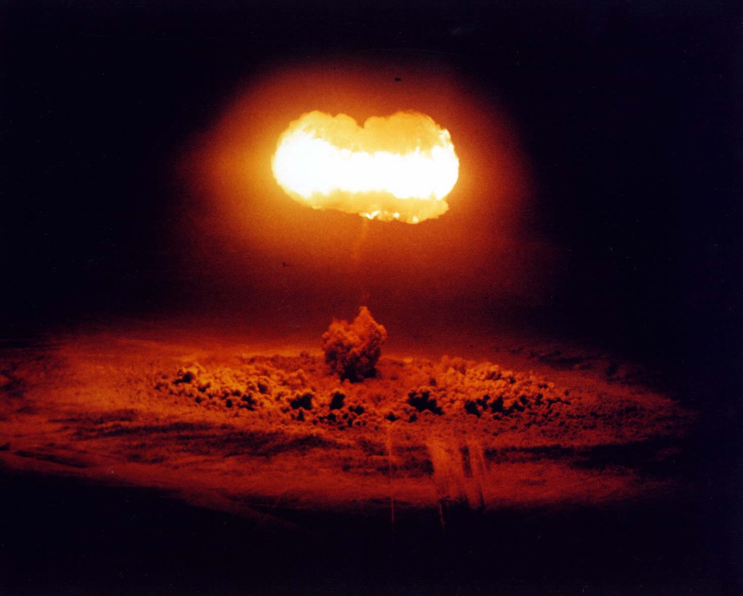 gpw-20050304-UnitedStatesDepartmentOfEnergy-XX-01-nuclear-bomb-exploded-from-ballon-Operation-Plumbbob-STOKES-Event-Nevada-Test-Site-19570807-large.jpg
