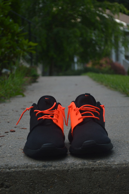 my-runs-nike-running-shoes-black-orange-streetwear.jpg