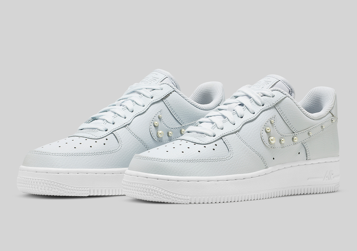 sneakernews.com