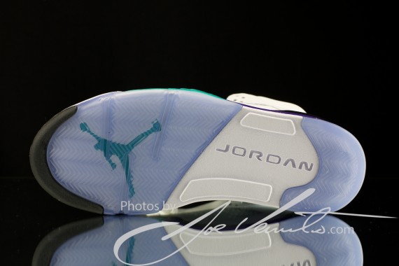 air-jordan-v-grape-new-images-01-570x380.jpg