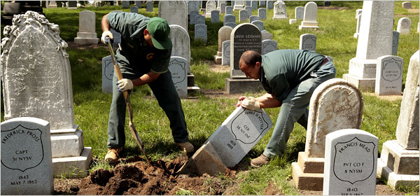 digging-a-grave.jpg