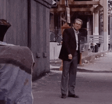 robert-de-niro-goodfellas.gif