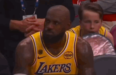 LeBron-bench.gif