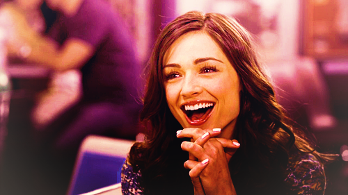 crystal-reed-teen-wolf-24092897-500-281.png