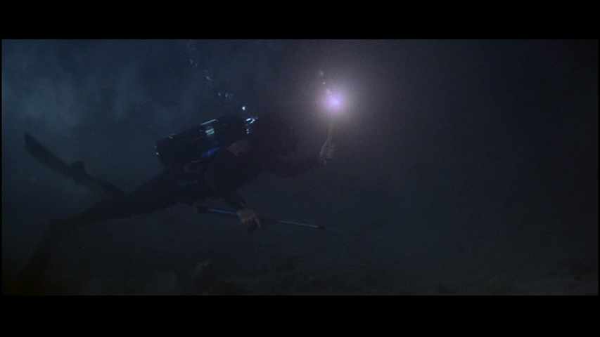 Thunderball-James-Bond-Sean-Connery-SCUBA-underwater-flare-speargun.png