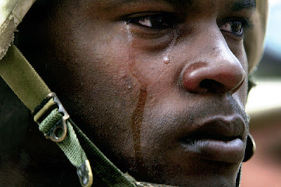 african%2Bamerican%2Bsoldier%2Bin%2Biraq_soldier_cries.jpg