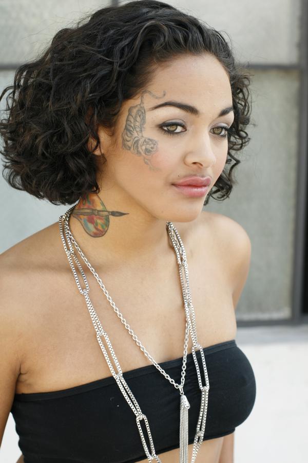 face-tattoo-girl-4.jpg
