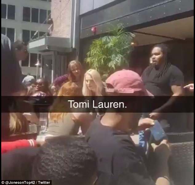 4C8B1AEC00000578-5760479-Another_video_shows_Lahren_confronting_the_woman_and_the_group_s-a-1_1527059201927.jpg
