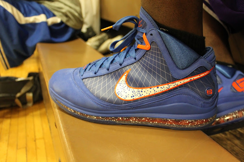 nike-air-max-lebron-7-pe-hardwood-royal-1-01.jpg