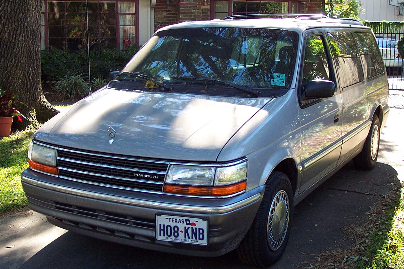 Plymouth_Voyager_1992.jpg