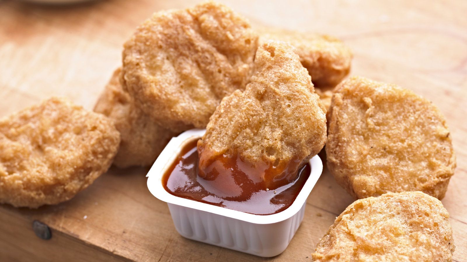 chickennuggets-wide-290cf617c0504d91611478afd36223ca5ebbdffe-s1600-c85-1529508639.jpg