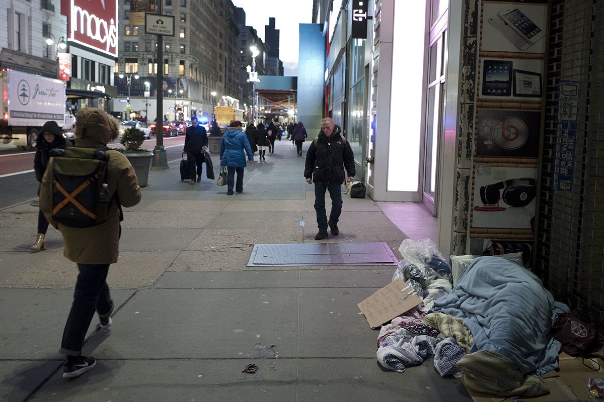 homeless-nyc-socialshare.jpg__1200x800_q85_crop_subject_location-600%2C400_subsampling-2_upscale.jpg