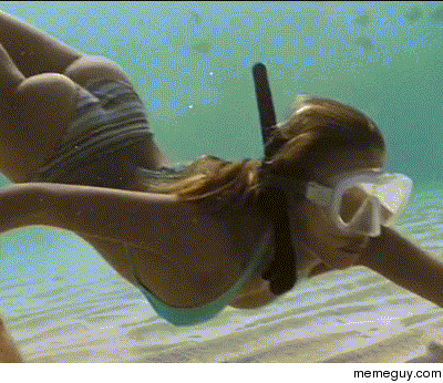 jessica-alba-snorkeling-20825.gif