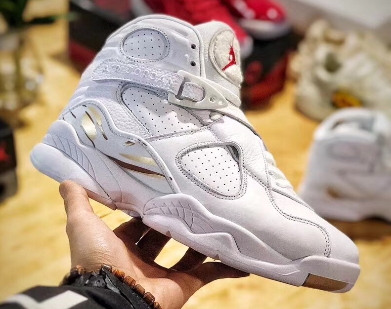 Drake-OVO-Air-Jordan-8-White-AA1239-135-2018-Retro.jpg