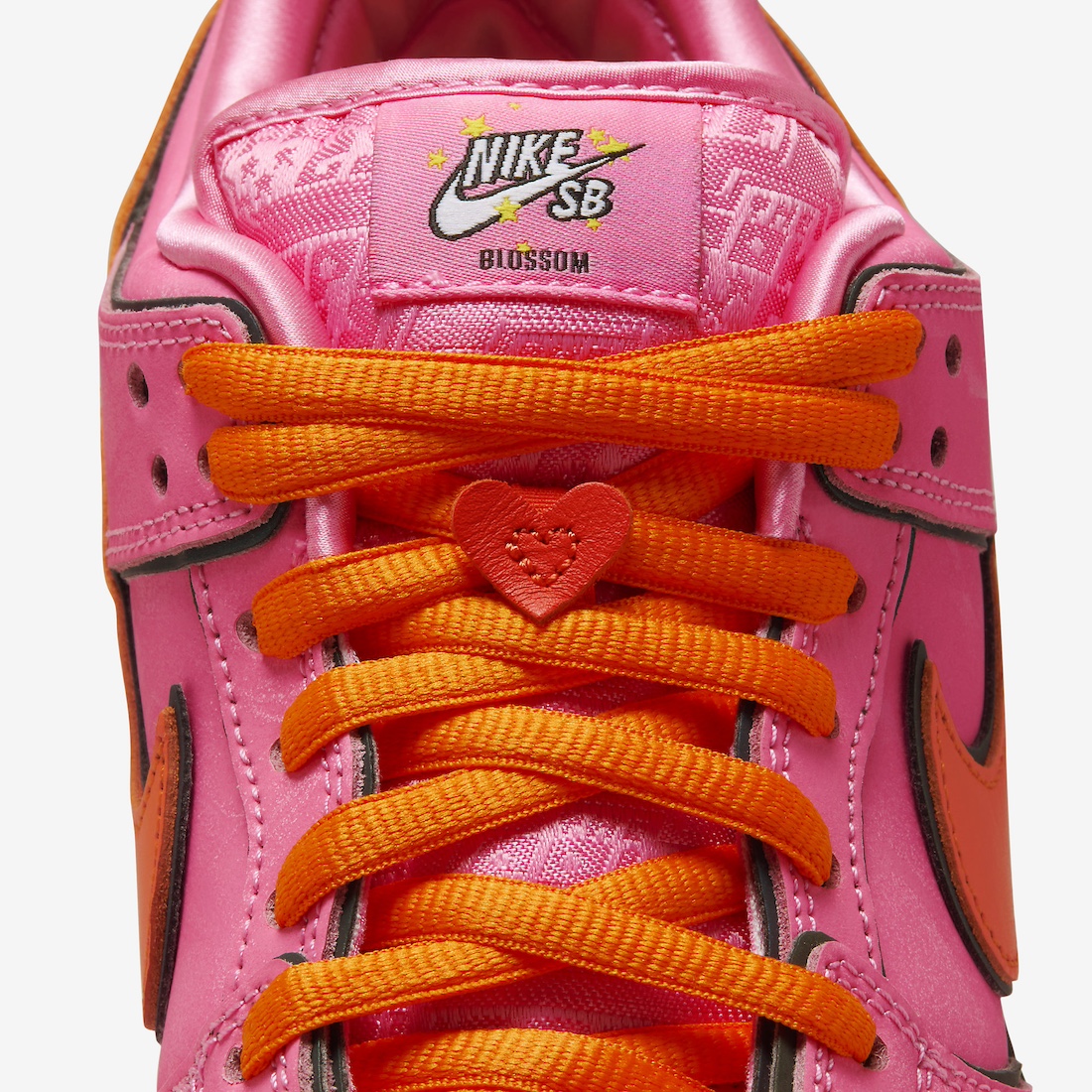 The-Powerpuff-Girls-Nike-SB-Dunk-Low-Blossom-8.jpg
