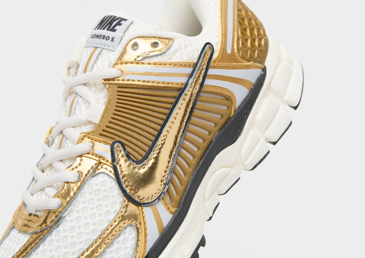 Nike-Zoom-Vomero-5-Metallic-Gold-HF7723-001-3.jpeg