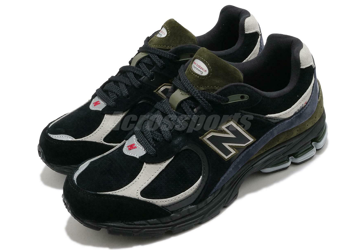 New-Balance-2002R-Year-of-the-OX-Release-Info-8.jpg