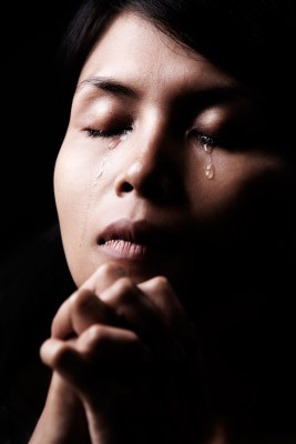 praying-crying-woman.jpg